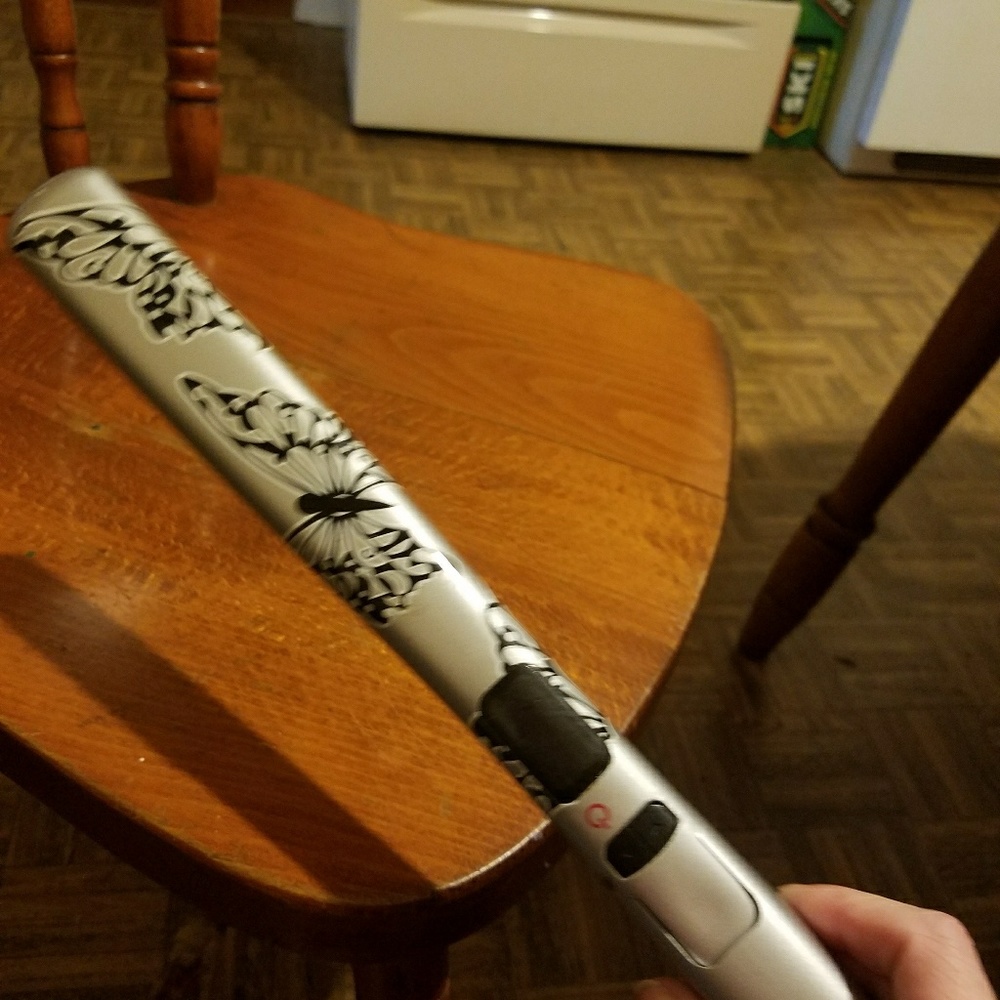 Straightener - Picture 2 of 3